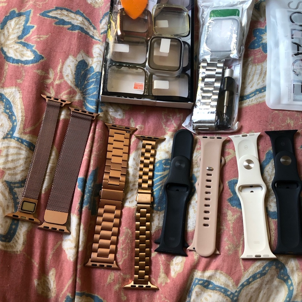 Apple Watch bundle - Picture 2 of 9